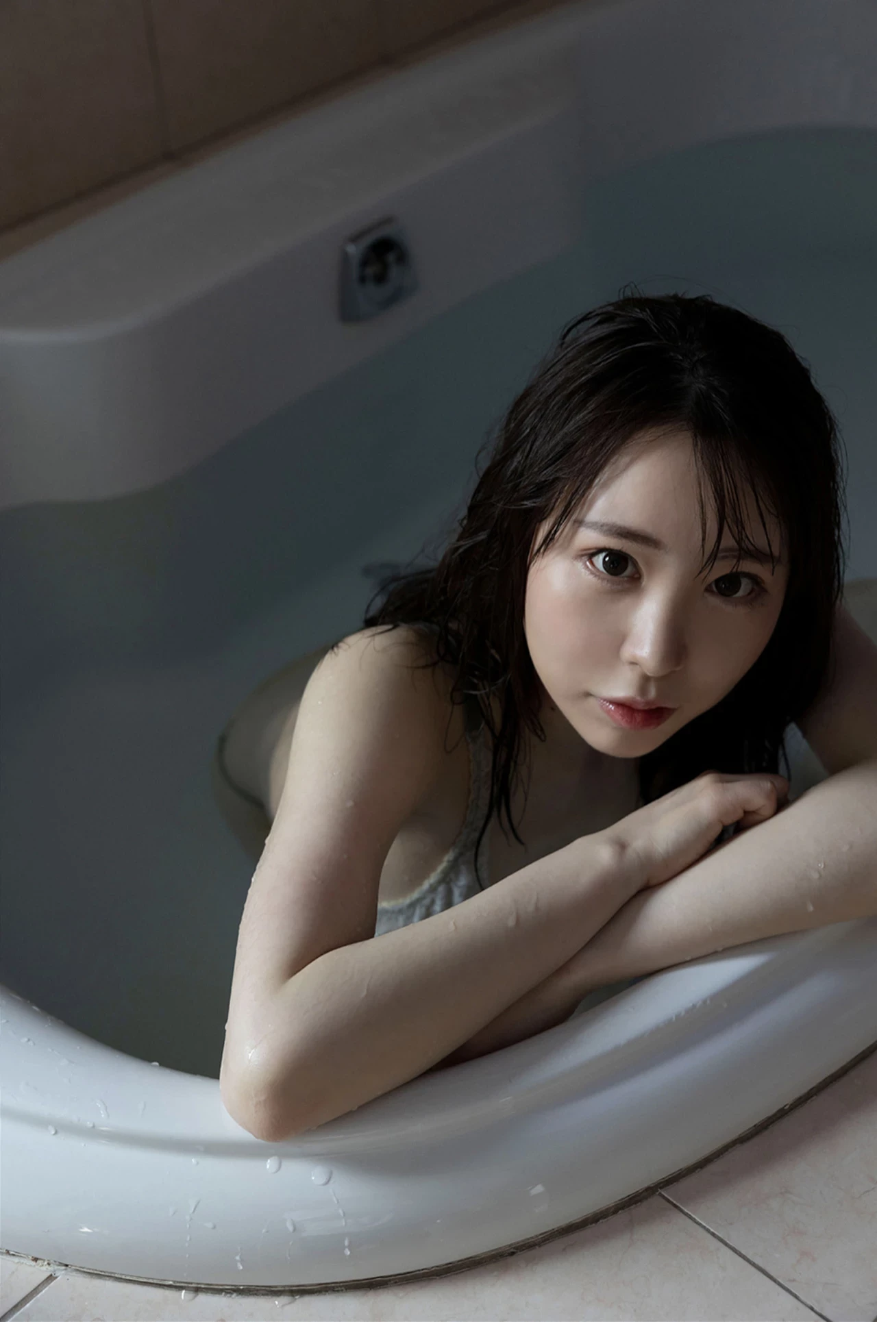 [桐条纱绫] 美照诱惑色气满点 辣翻全场 [18P]
